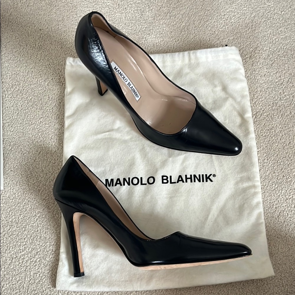 Manolo Blahnik Black Leather Pumps